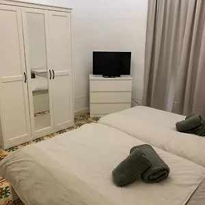 2 Bedroom In The Centre Of , La Valletta Malta