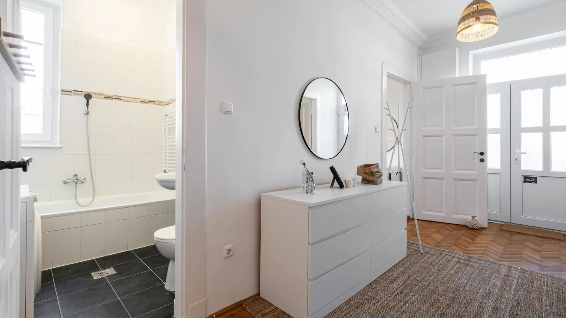 Neo Rooftop Home With Ac Budapest