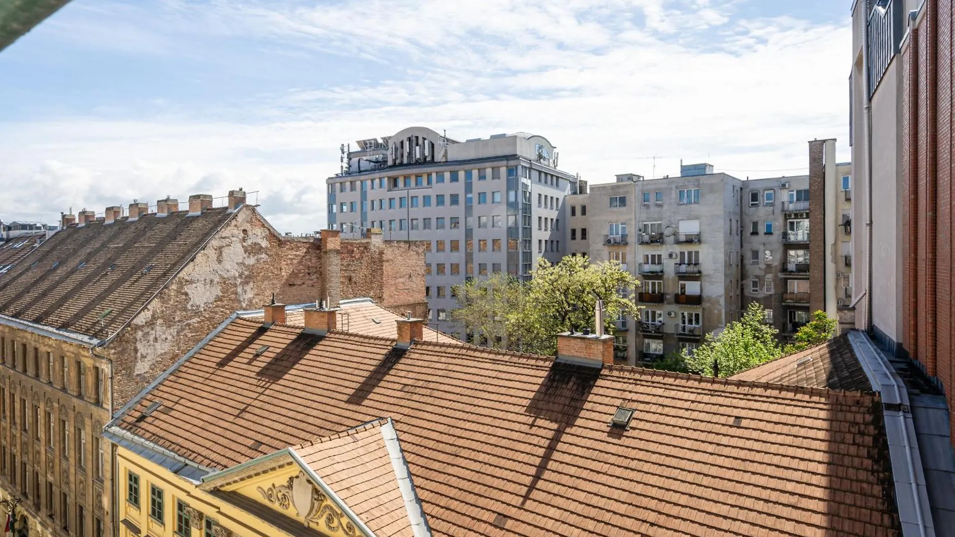 Neo Rooftop Home With Ac Budapest 0*,